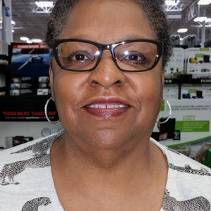 Meet your Posher, Eva